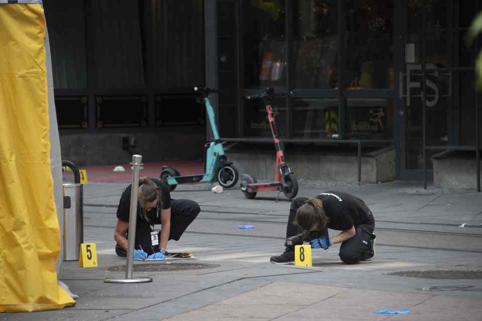 Investigators are working on the crime scene at the London Club in Oslo