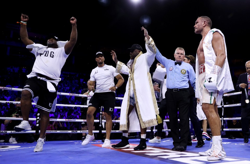 Derek Chisora ended up winning the dust-up via split decision