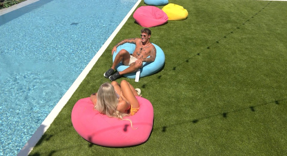 Luca and new girl Mollie chat on tonight's show