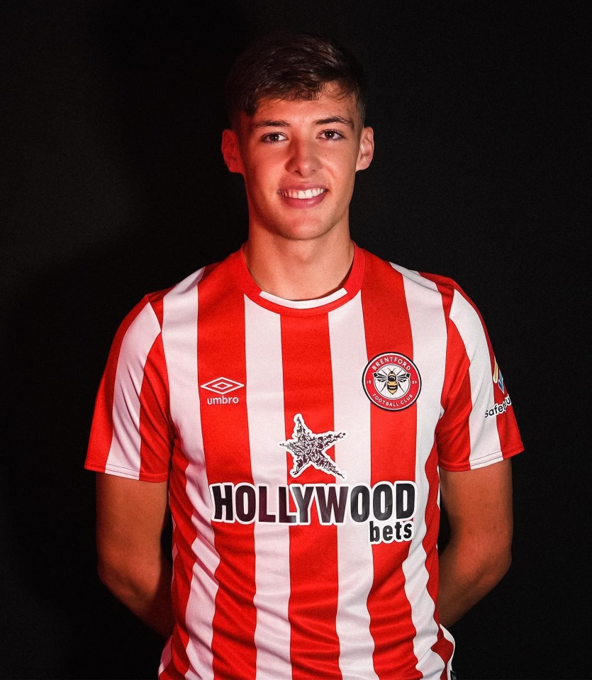 Aaron Hickey has signed a four-year contract with Brentford
