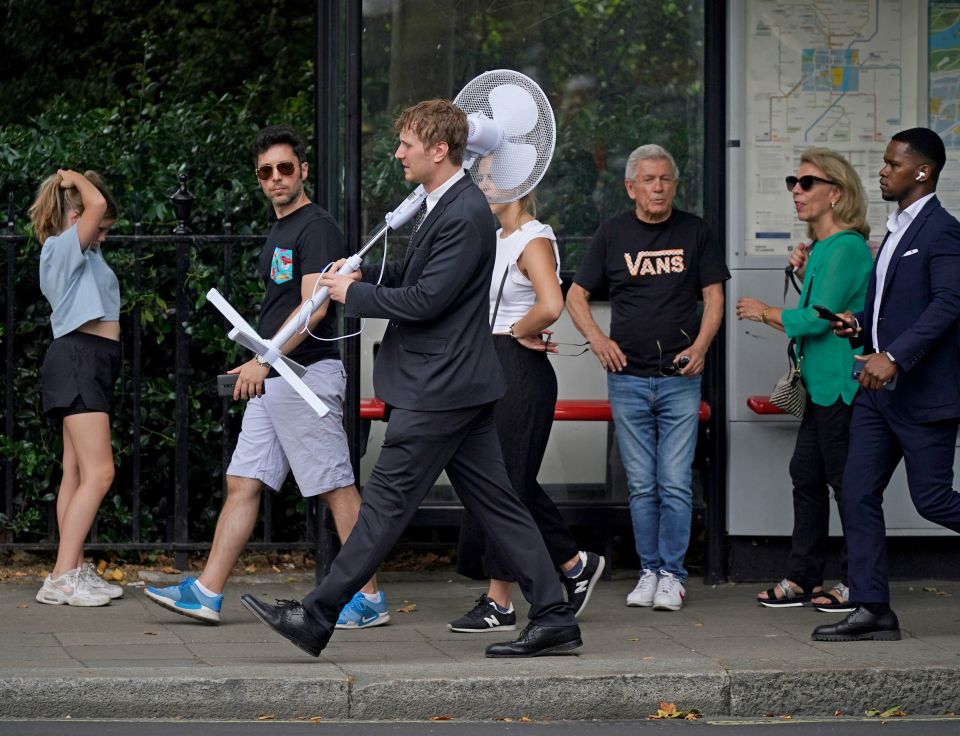 Union bosses have called on companies to allow staff to work from home as they roast in offices