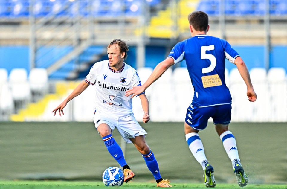 Damsgaard in action for Sampdoria