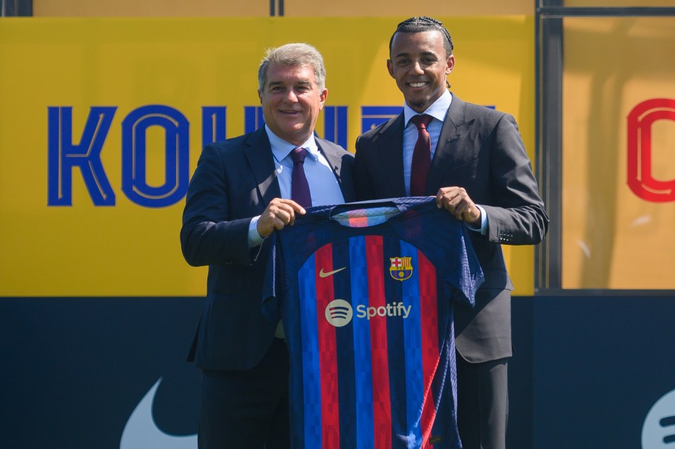 Kounde's agent called Barcelona "almost every day" in order to push a move through