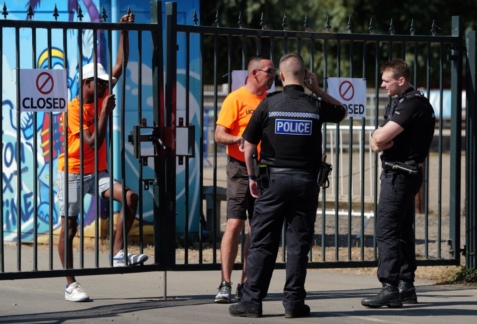 Police spotted outside the liquid leisure centre