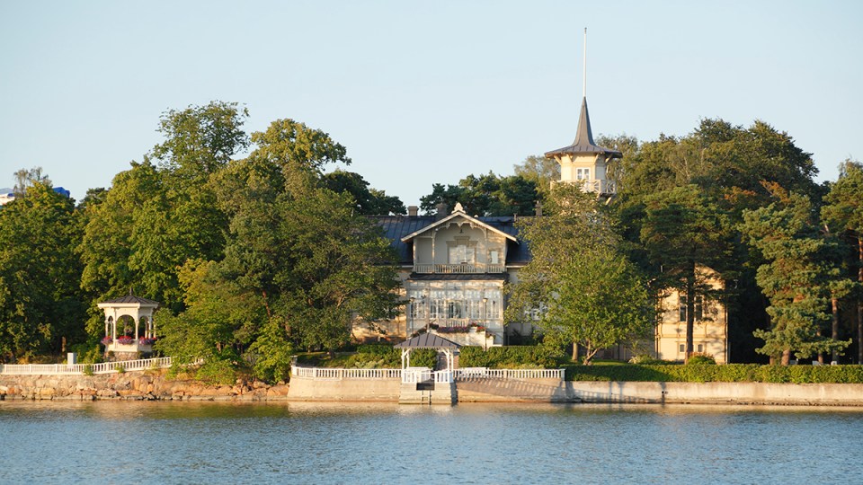 She took her friends back to the taxpayer-funded summer palace Kesäranta after partying at a festival