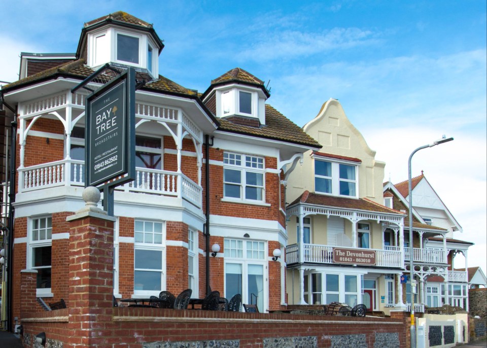 It's close to all of the town’s main attractions, including the Dickens House Museum