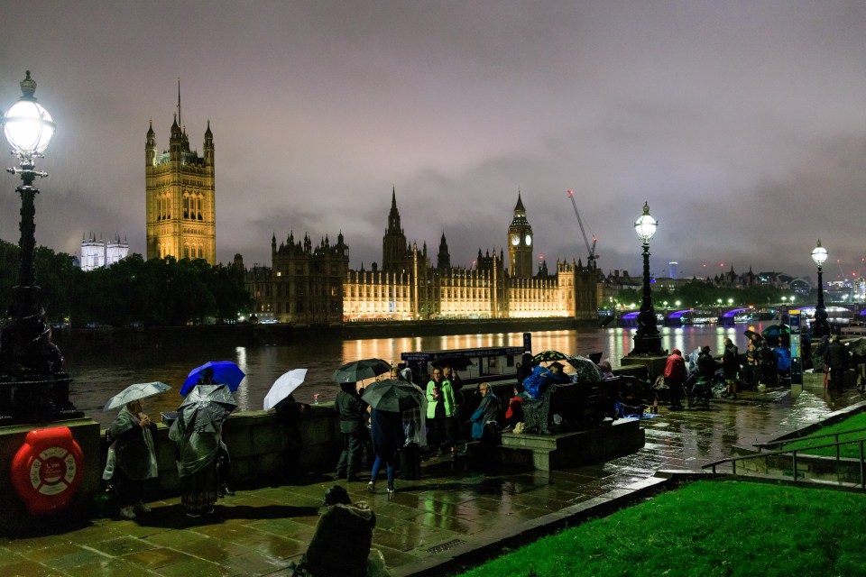 Hundreds of thousands of people are expected to queue up to pay their last respects to the Queen