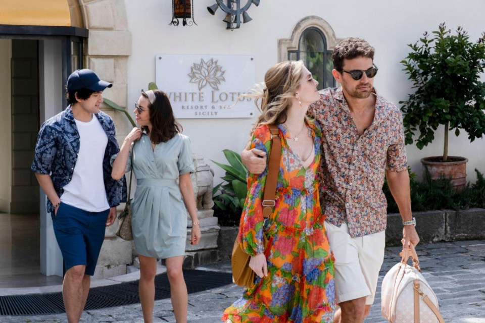 Theo and Meghan as Cameron and Daphne in The White Lotus