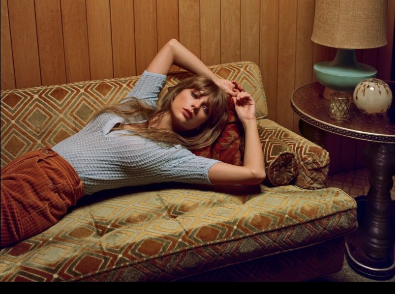 Taylor Swift is absolutely blowing Arctic Monkeys out of the water in the charts