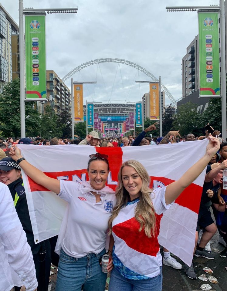 Saskia Philp and her sister Darcie Philp during the England vs Italy Euro 2020 final