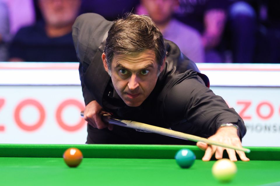 Ronnie O’Sullivan claims that no one in snooker can keep up with his standards