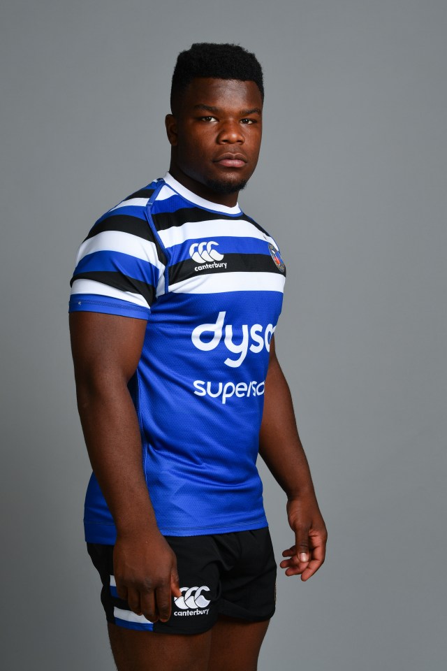 Davis formerly played as a winger for Bath and England