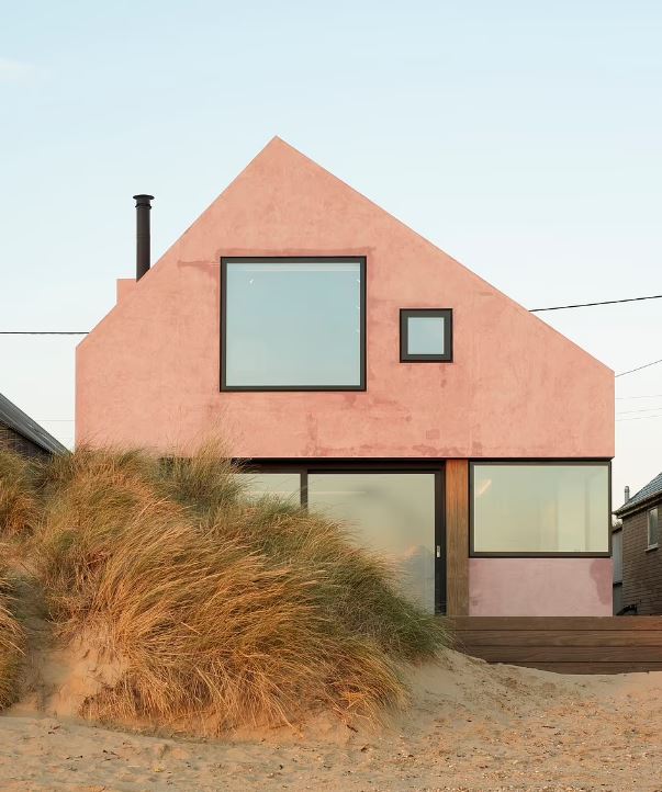 A 'pink fondant fancy' in East Sussex didn't win the hearts of fans at home