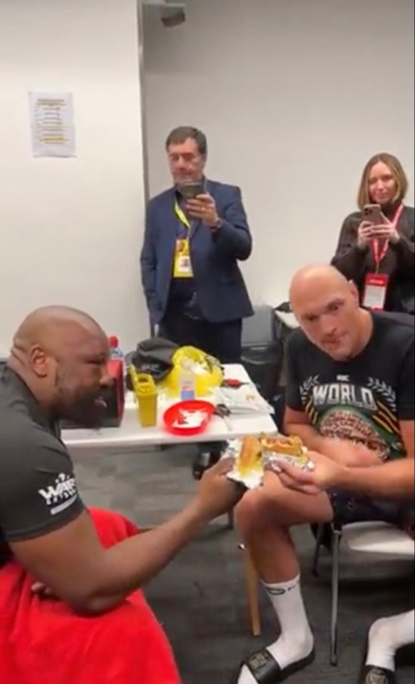 The boxers shared burgers after their brutal fight
