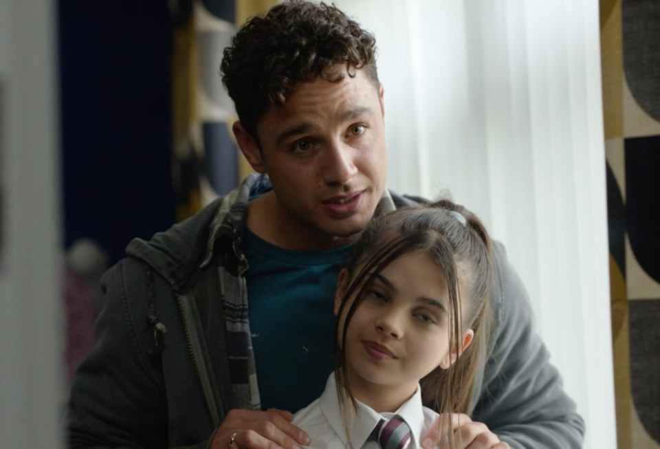 Adam appears with son Teddy and brother Ryan's daughter Scarlett
