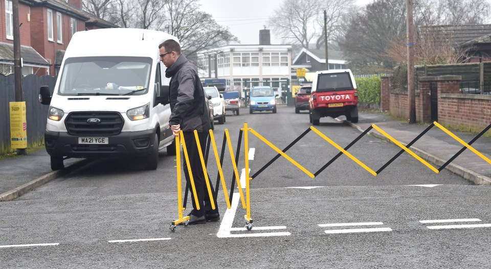 Parents can no longer park on Melrose Avenue when dropping off their kids at  Guardian Angels Primary School