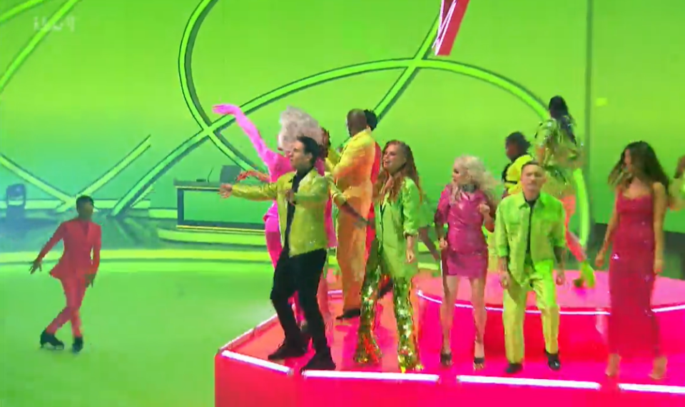 Joey's hilarious dance moves in the performance had all the fans saying the same thing