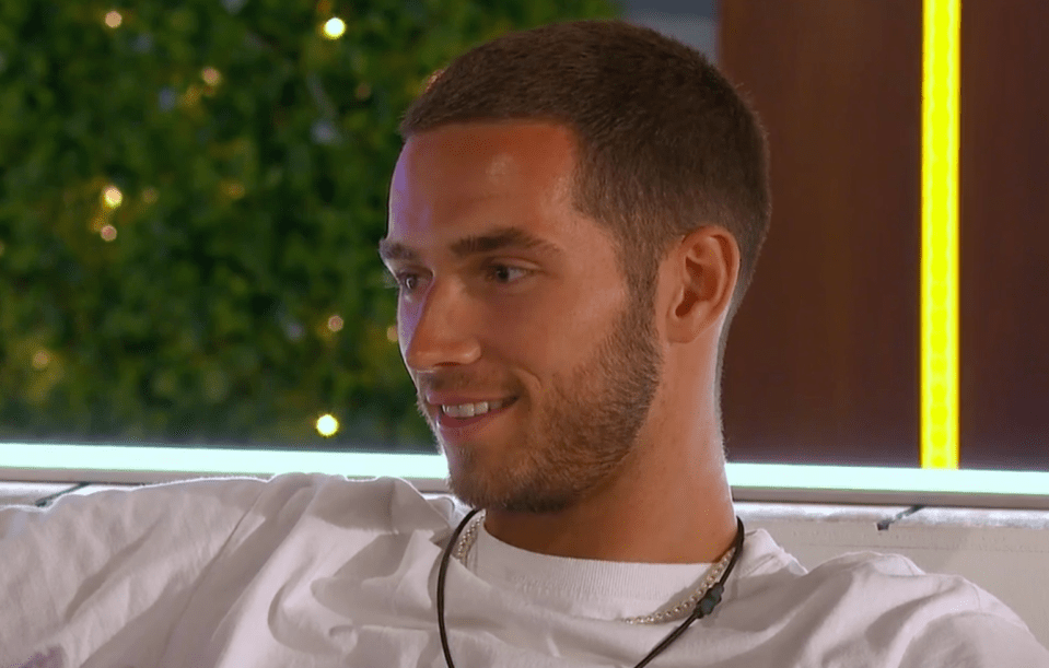 Ron Hall could be seen having a private conversation with blonde bombshell Ellie