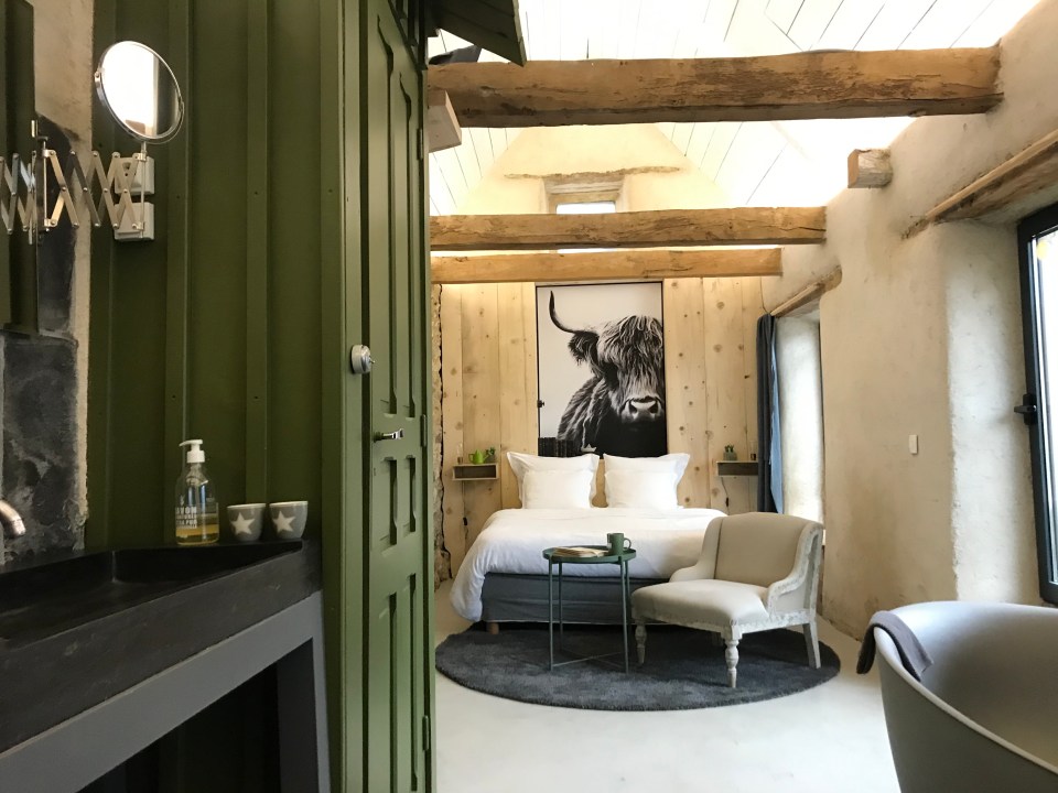La Maison Des Lamour B&B could belong on a Hollywood set