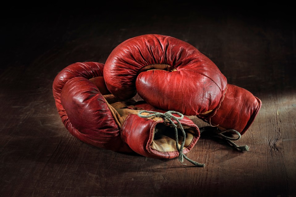 Get Jake Paul or Tommy Fury to win via KO, TKO or DQ at 60/1 with William Hill