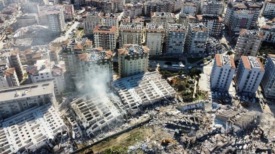 The flats toppled over quickly in the earthquake