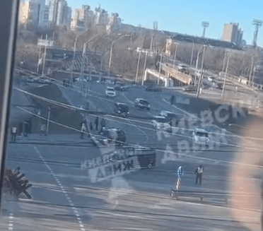 Huge numbers of vehicles were reported near the US Embassy