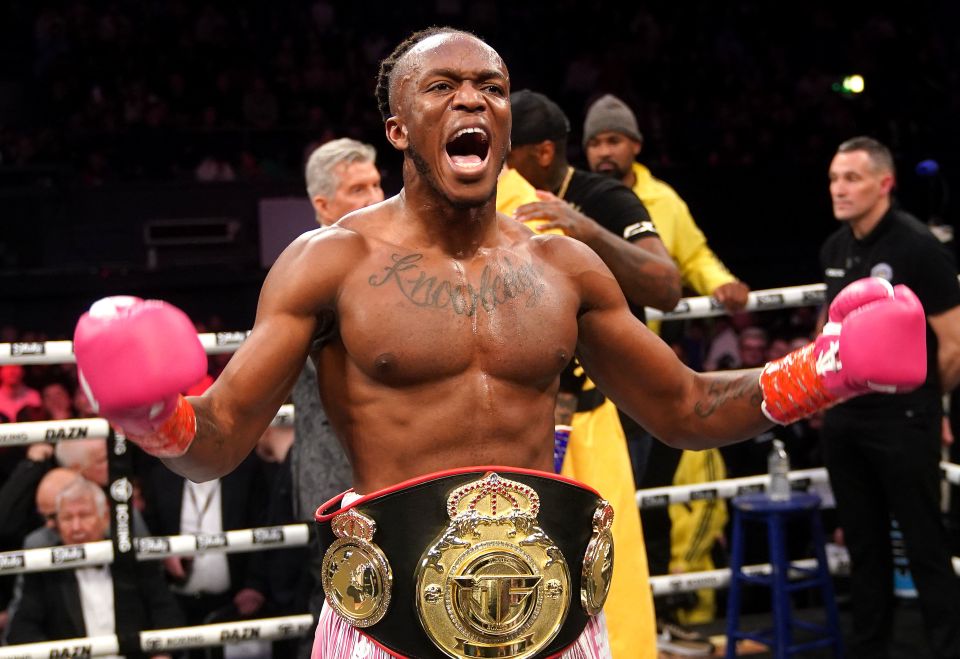 KSI celebrates victory in the cruiserweight bout against FaZe Temperrr.