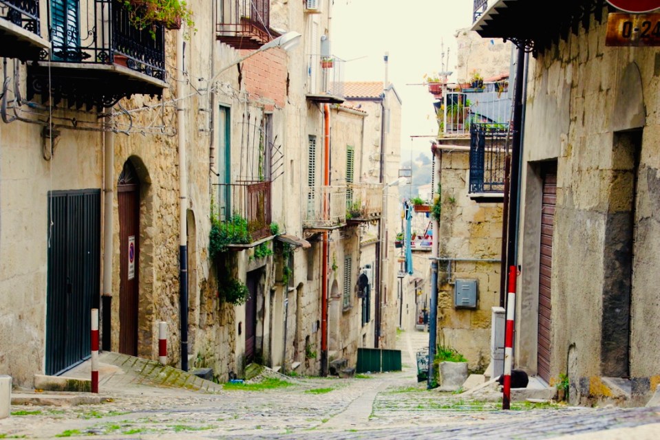 Homes have previously sold in Italy for a similar price in several small towns
