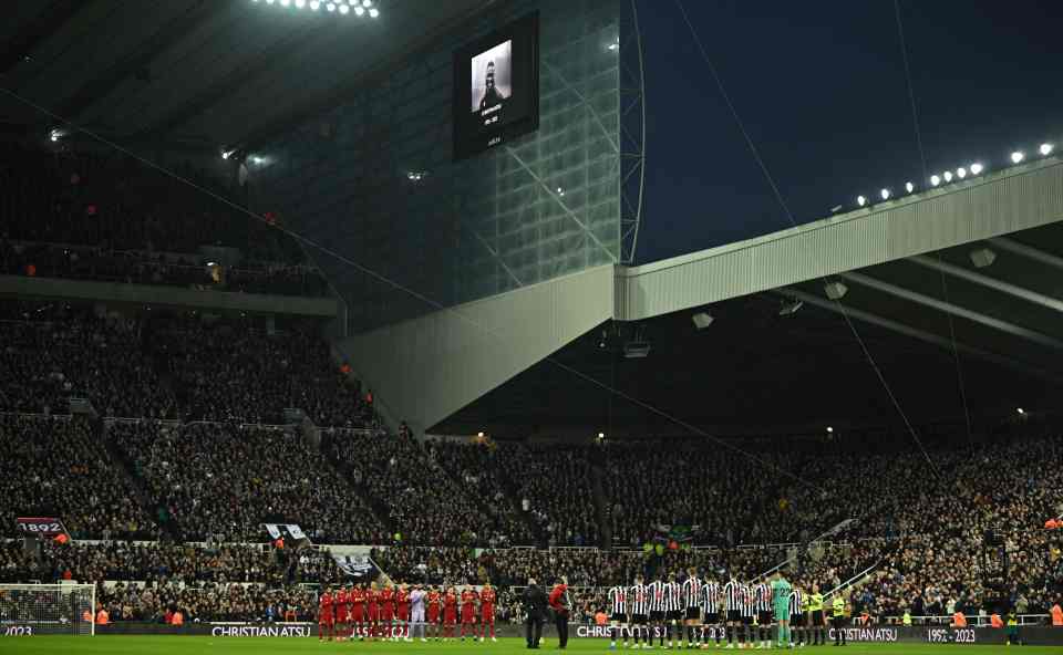 The entire stadium took a moment to remember their old friend
