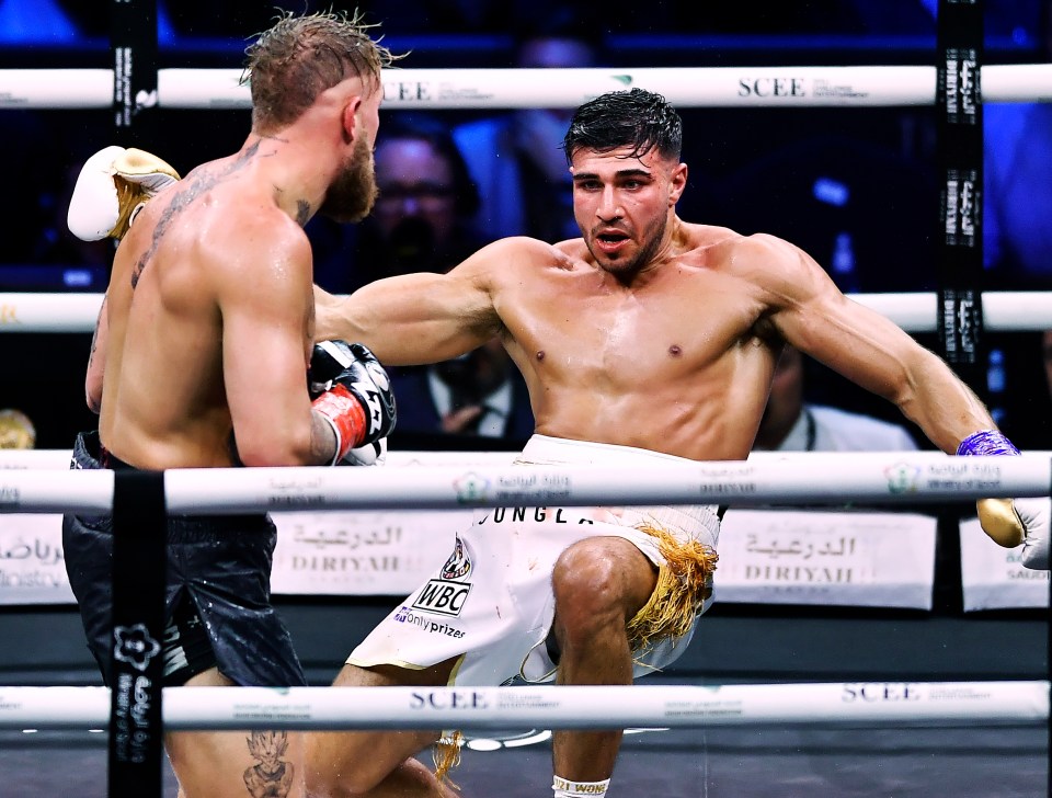 Jake Paul flooring Tommy Fury