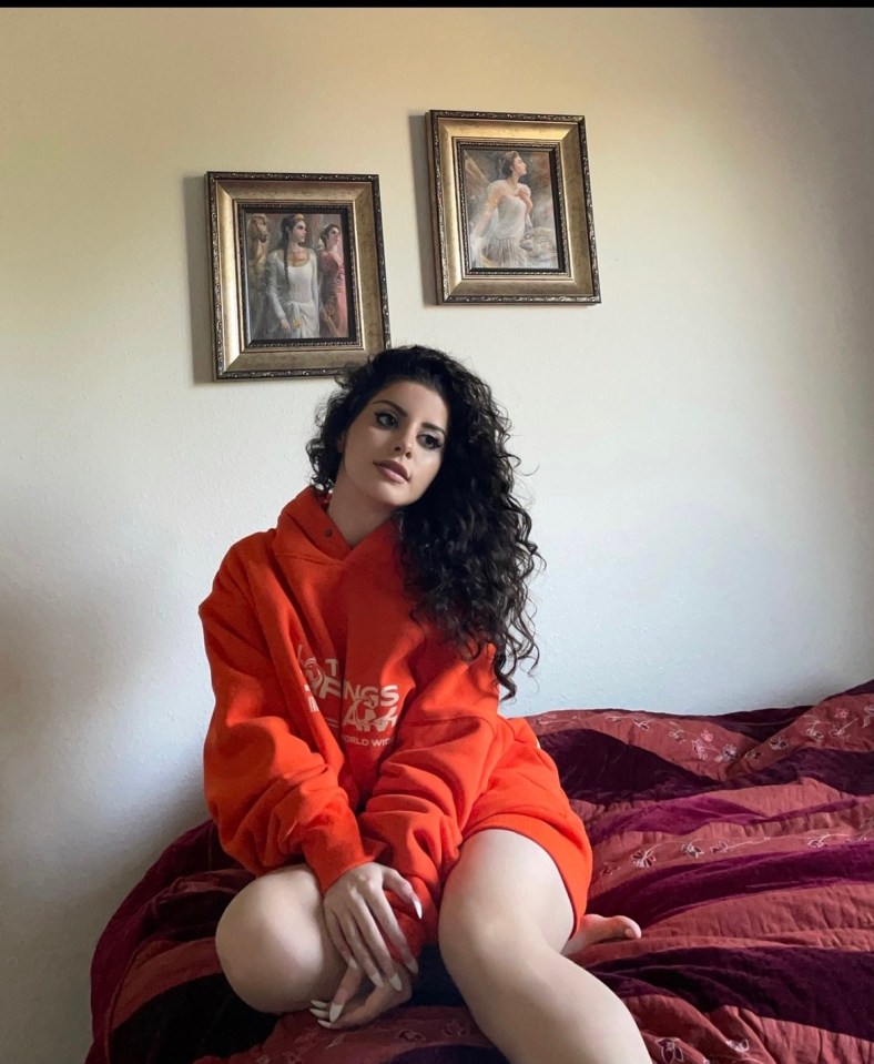 The stunning model has hundreds of thousands of followers