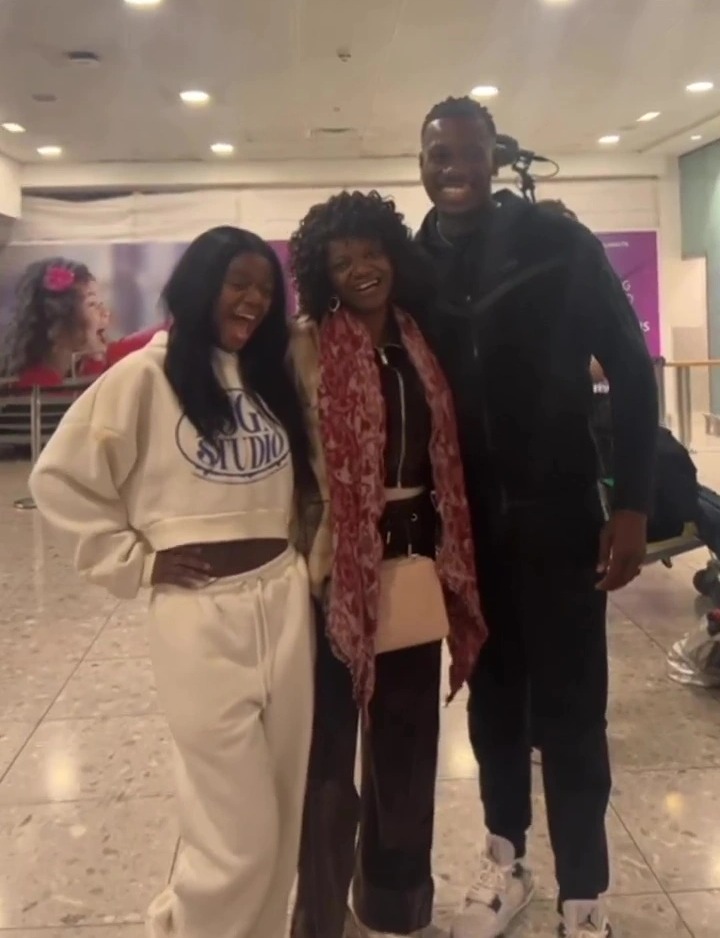 Tanya Manhenga's mother was beaming as she posed with Shaq and Tanya during their reunion