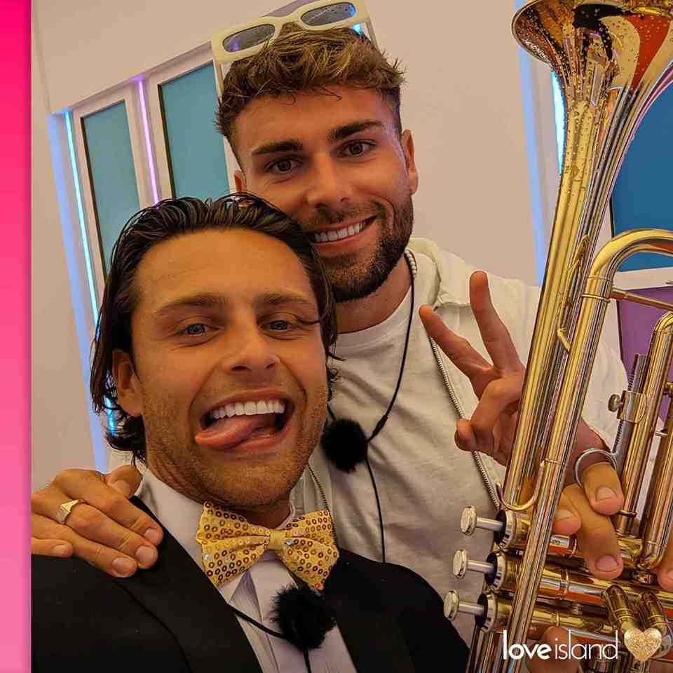 Casey paid tribute to his time on the show by posting a selfie with villa bestie Tom Clare