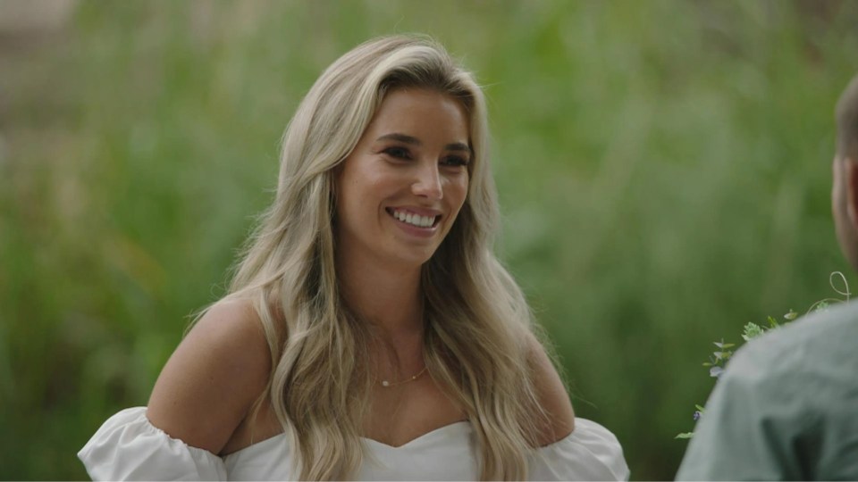 Lana Jenkins looked smitten with Ron Hall on a date