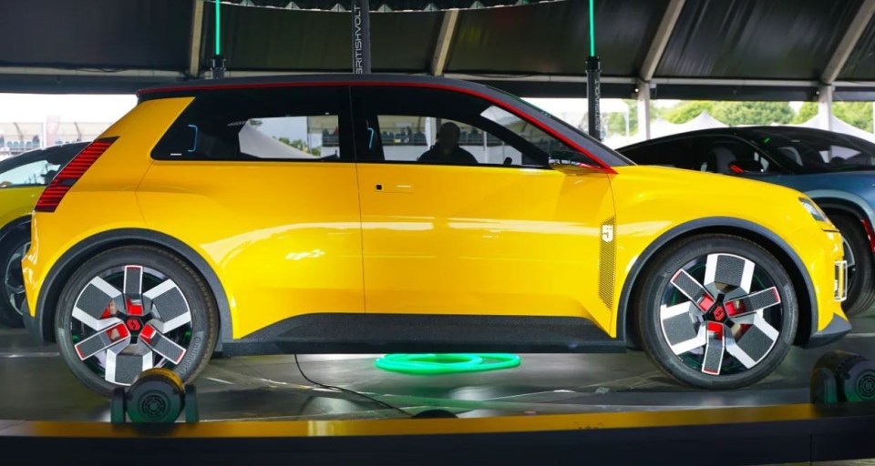Im a motoring expert - the Renault 5 hatchback is coming back as an EV - and the price could make it a winner,, http://www.autoexpress.co.uk/renault/354039/new-renault-5-specs-full-details-and-2024-release-date-pictures