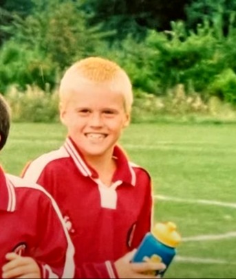 A former Arsenal star is unrecognisable in a throwback snap of him as a child