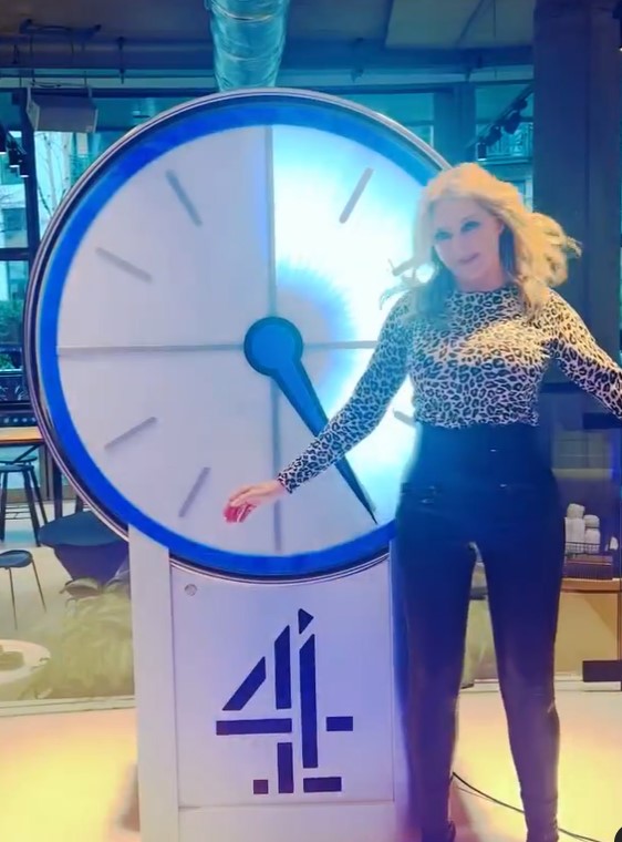 She performed a mini dance to the show's theme tune as she gyrated next to it