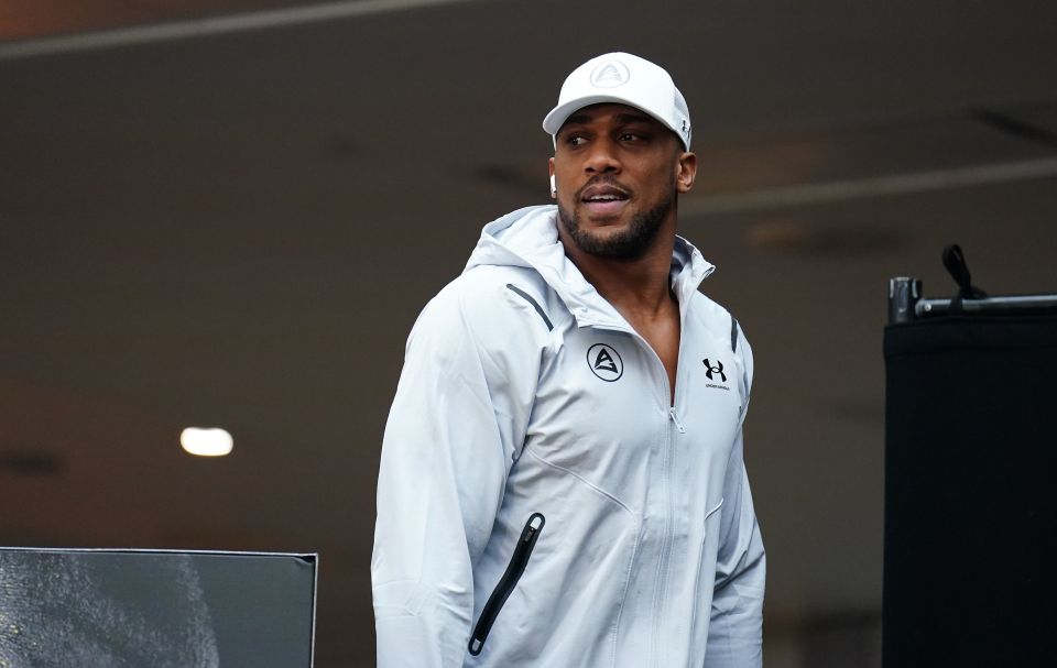 Anthony Joshua is keen to face Joe Joyce in the summer