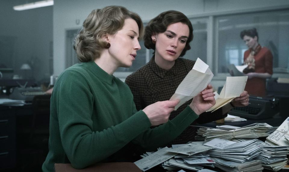 Boston Strangler stars Keira Knightley as journalist Loretta McLaughlin, who supposedly linked the killings together