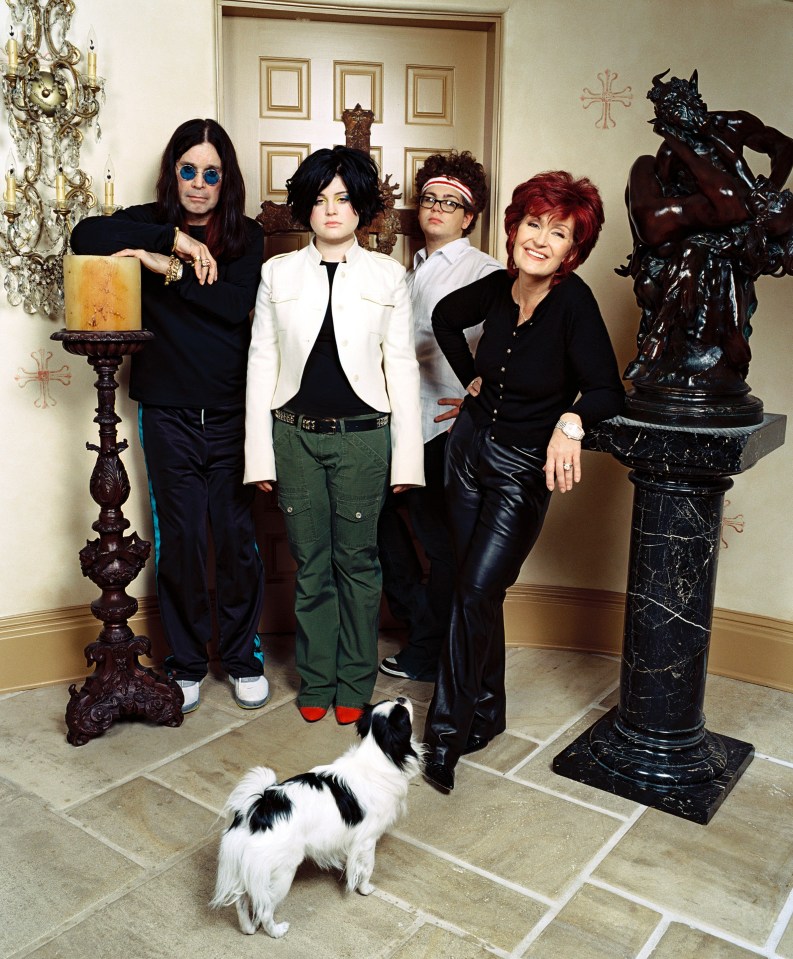No Merchandising. Editorial Use Only. No Book Cover Usage. Mandatory Credit: Photo by Mtv/Kobal/REX/Shutterstock (5870947d) Ozzy Osbourne, Kelly Osbourne, Jack Osbourne, Sharon Osbourne The Osbournes - 2002 Mtv USA TV Portrait Tv Classics