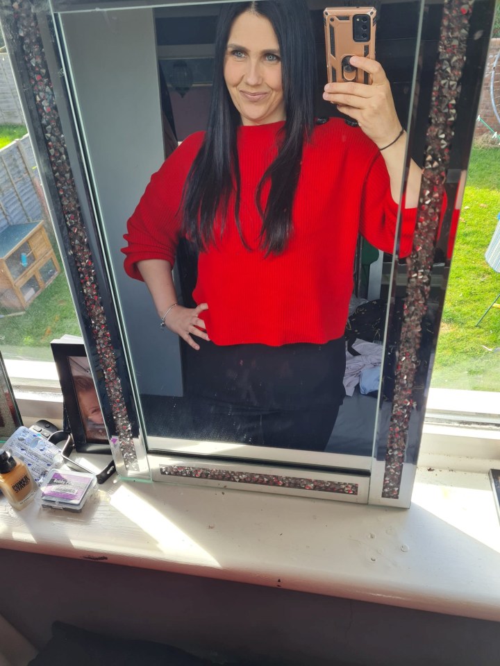 **Sent under embargo ¿ no use before 14.00pm BST April 2 2023** Melissa showing off her slimmer frame. See SWNS story SWFTcrisps. A crisp addict who was chomping through a multipack per day has lost 7 stone after gastric sleeve surgery- and is now splashing ¿12k to remove piles of loose skin. Snack enthusiast, Melissa Jones, 38, saw her weight rocket after munching 24 packets of crisps a day, as well as fast food at least three to four times a week. Unable to stick to diets or lose weight naturally, Melissa, then a size 24 and weighing 19 stone, decided enough was enough after not being able to fit in a pedalo seat on holiday with her young sons. After returning home in October 2013, she started looking into getting surgical help to shift her weight.