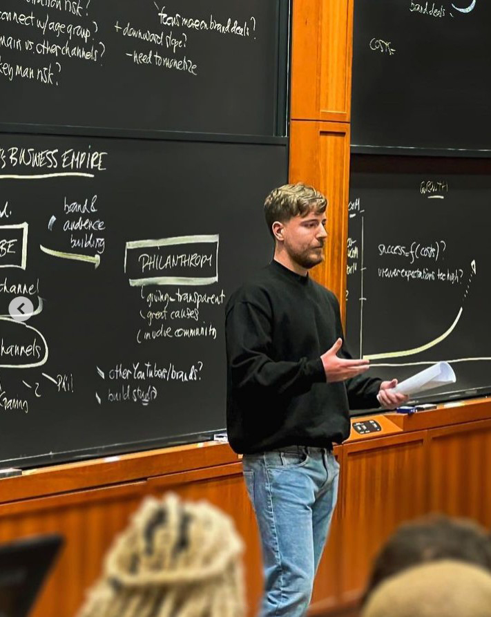 People couldn't help but notice MrBeast's outfit looked a lot like Steve Jobs's