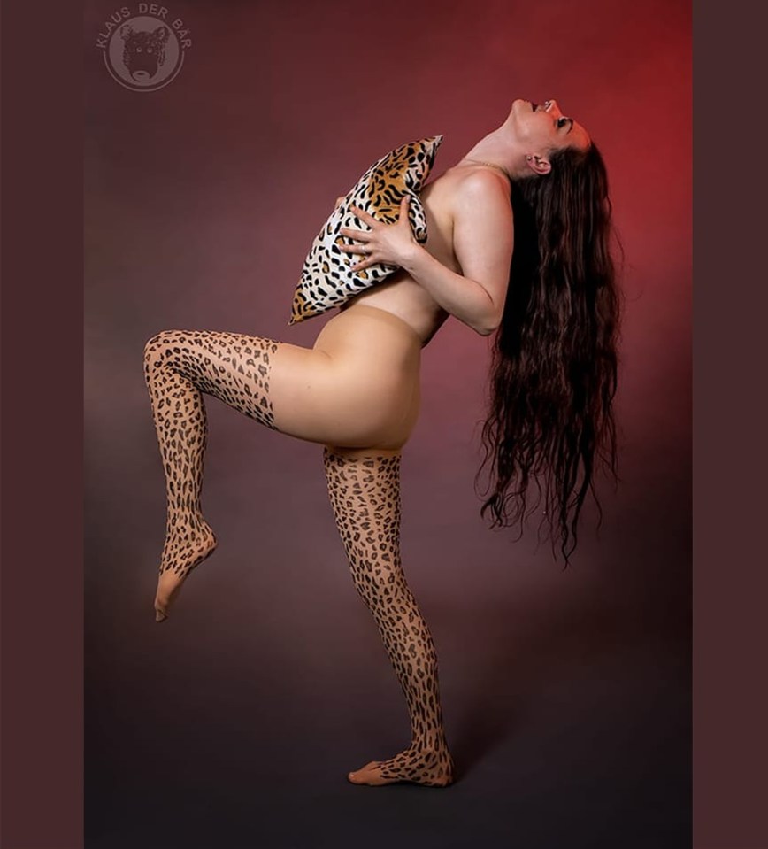 Jessica shared a saucy snap with her followers wearing leopard print tights