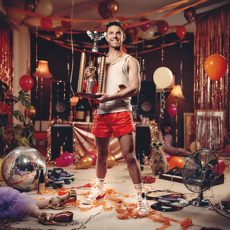 JAKE SHEARS, SFTW MUSIC - PR RECORD LABEL HANDOUT<br />
Last Man Dancing