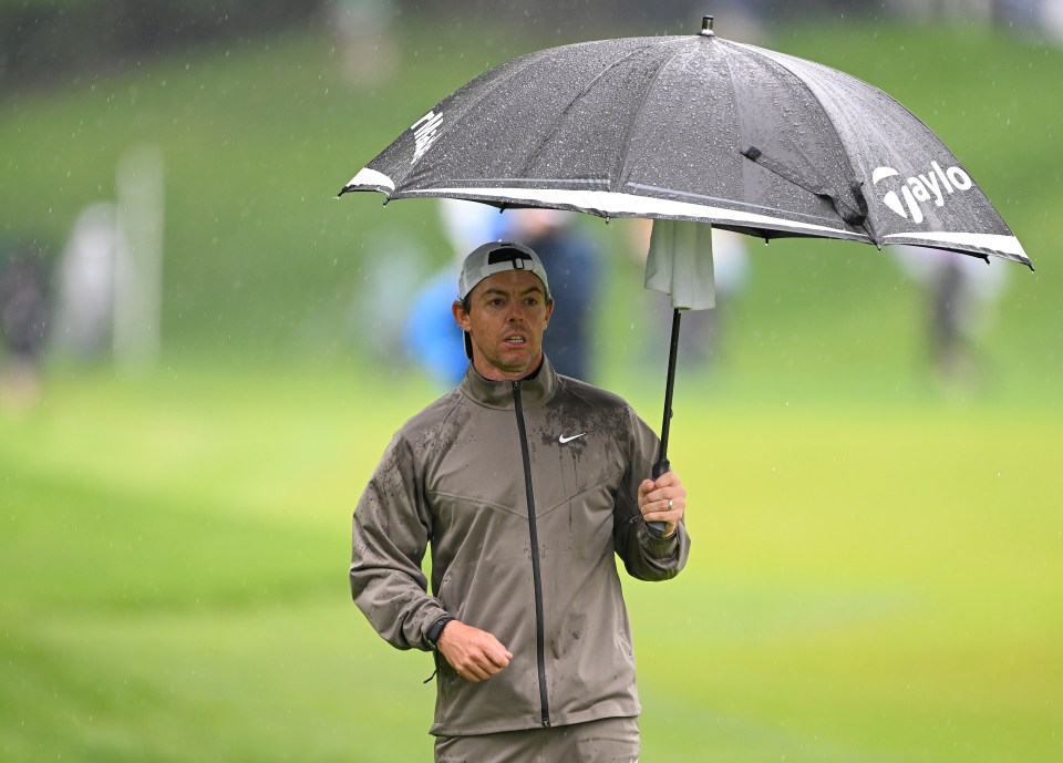 McIlroy braved the elements and shot an action-packed third round