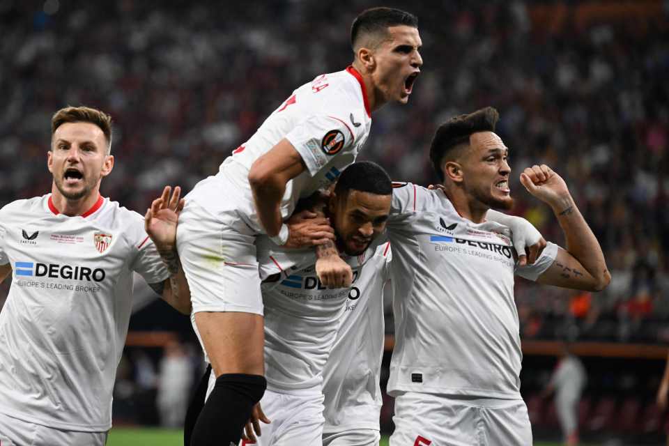 Sevilla went wild as Roma missed twice in the shootout
