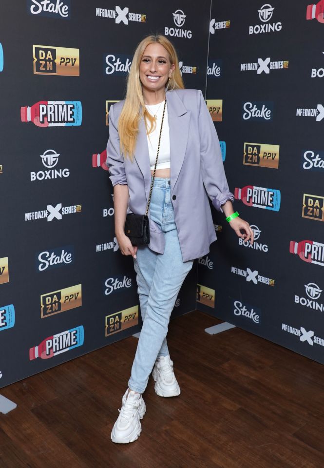 Stacey kept it casual in a blue blazer