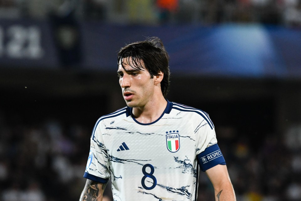 Newcastle are set to complete a record signing of Sandro Tonali