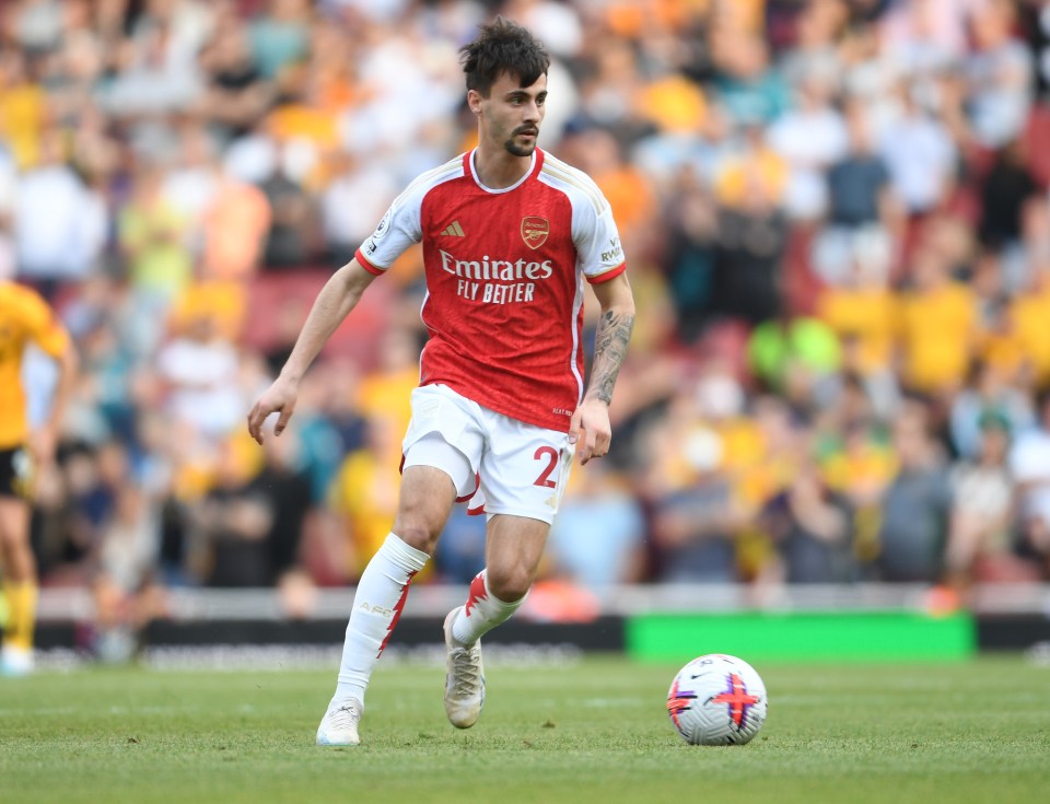 Some fans reckon Cazorla would still bench the likes of Fabio Vieira