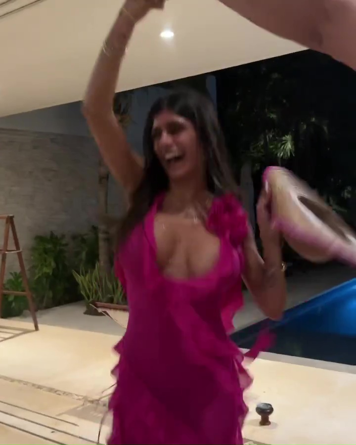 Mia also posted a series of pictures from her stay in the Mexican villa